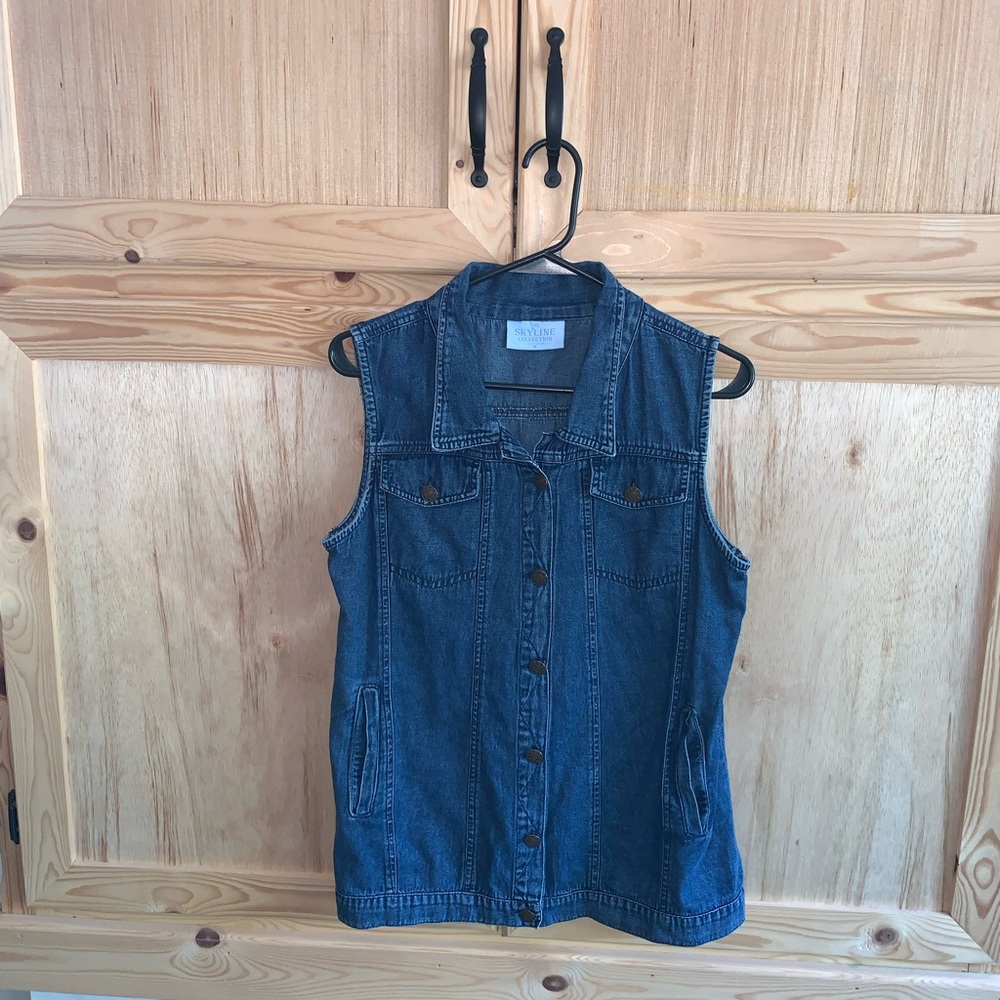 The Skyline Collection sleeveless blue denim Jean shirt size M